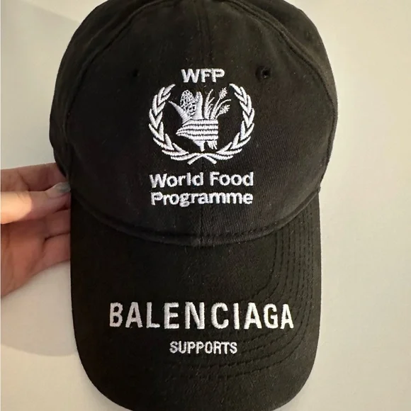 Balenciaga cap.
No fade.
Found it on resale.
No dust bag or receipt. - Picture 3 of 7